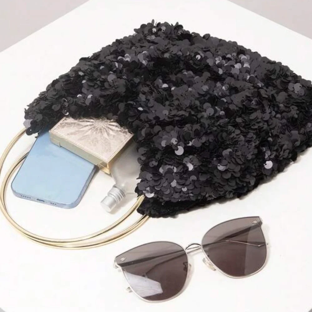 🎩 Black Sequin Bag 🎩 - Picture 6 of 7